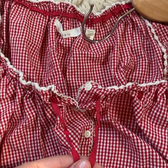 Doen Red Checkered Sleeveless Blouse - Picture 6 of 16